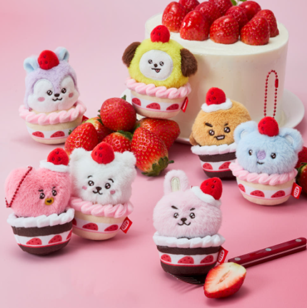BTS 钥匙扣/挂件 - BT21 - STRAWBERRY PARTY CUSTARD STRAWBERRY TART PLUSH KEYRING